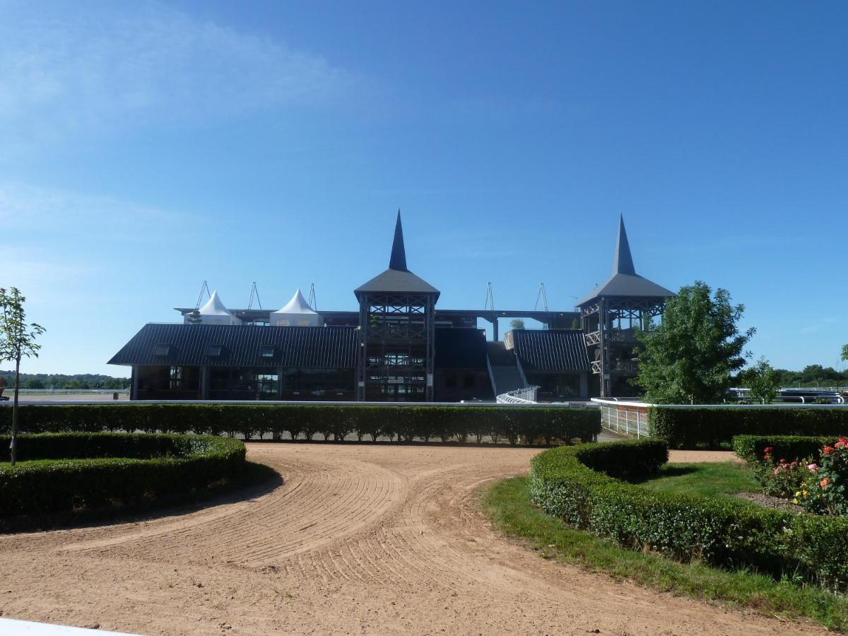 Le Village De Cottages - Le Pole Du Cheval Et De L'Ane Lignières Dış mekan fotoğraf
